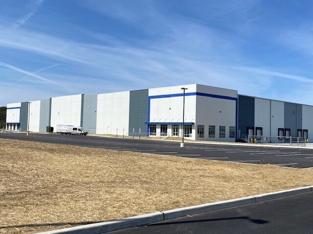 Primary Photo Of 8 Campus Dr, Burlington Warehouse For Lease