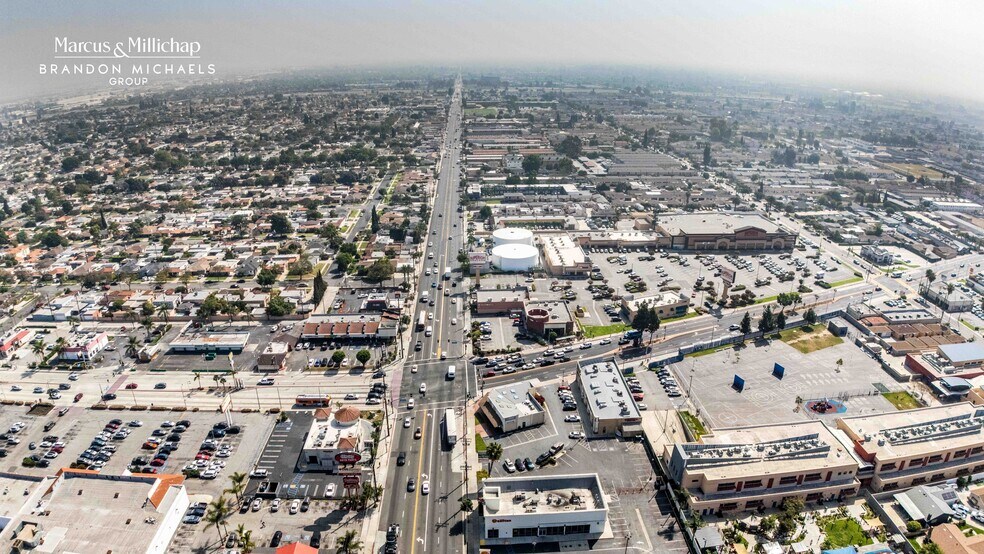 More Photos Of 7200 Atlantic Ave, Cudahy Storefront For Sale