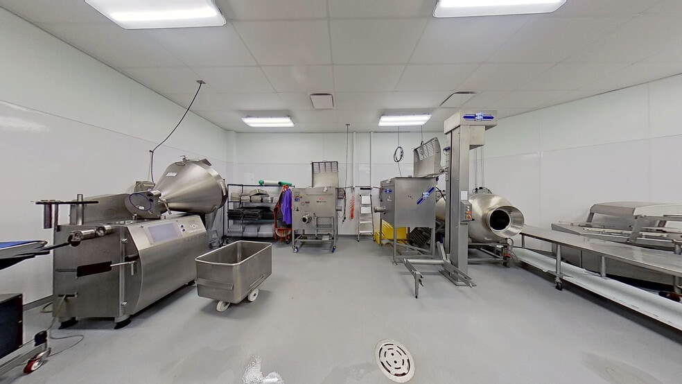 More Photos Of 203 Egel Ave, Middlesex Flex For Sale