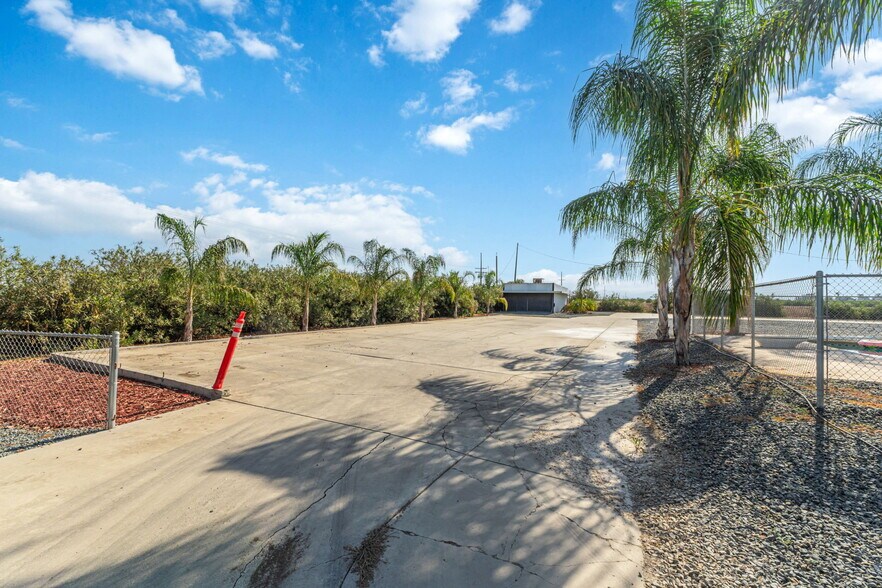 More Photos Of 23259 Avenue 64 Ave, Ducor Warehouse For Sale