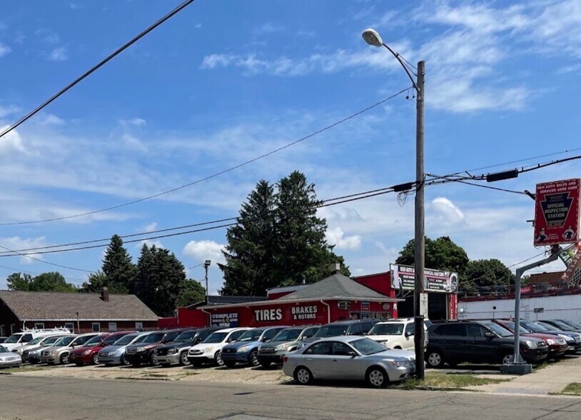 More Photos Of 2301 Parade St, Erie Specialty For Sale