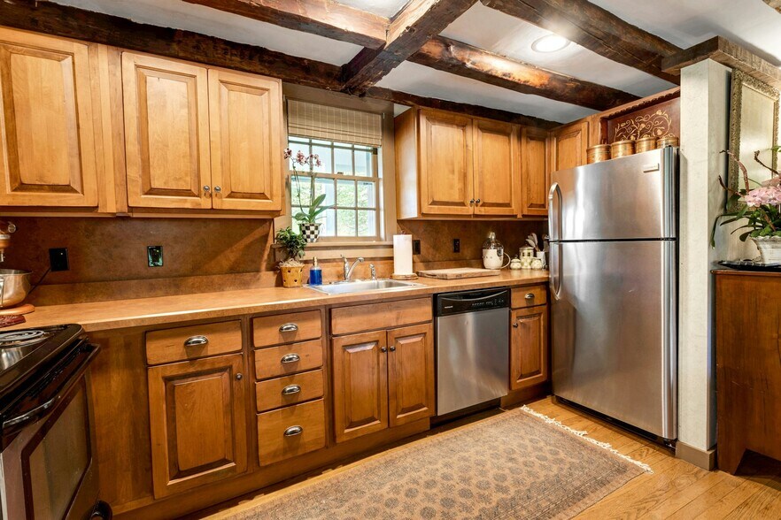 More Photos Of 1038-1056 Main St S, Woodbury Apartments For Sale