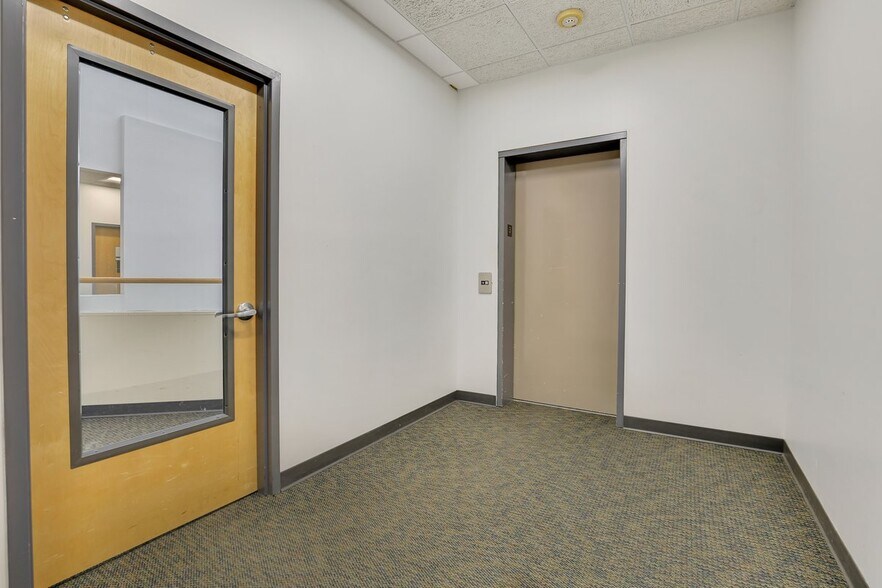 More Photos Of 67 Prospect Ave, West Hartford Medical For Sale