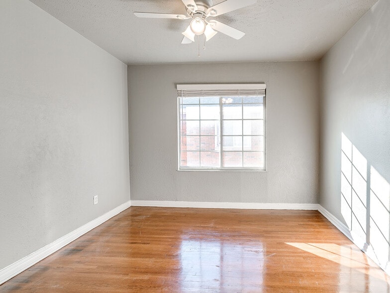 More Photos Of 2037 NW 26th St, Oklahoma City Apartments For Sale