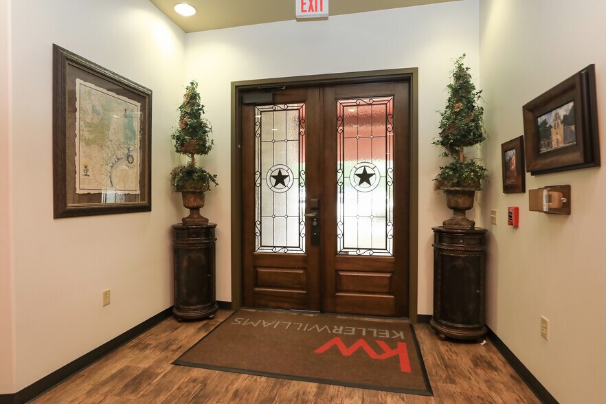 More Photos Of 2200 N FM 3083 Rd W, Conroe Office For Lease