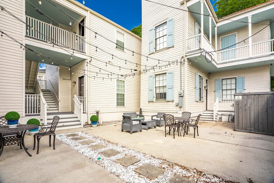 More Photos Of 1201 Baronne St, New Orleans Hotel For Sale