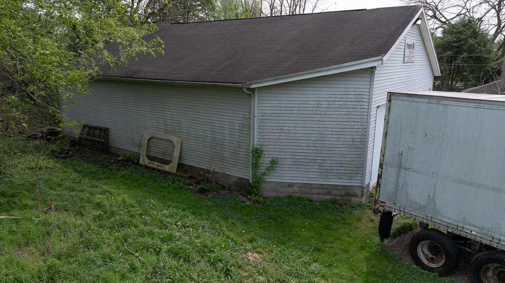 More Photos Of 80 Vine St, Newark Light Distribution For Sale