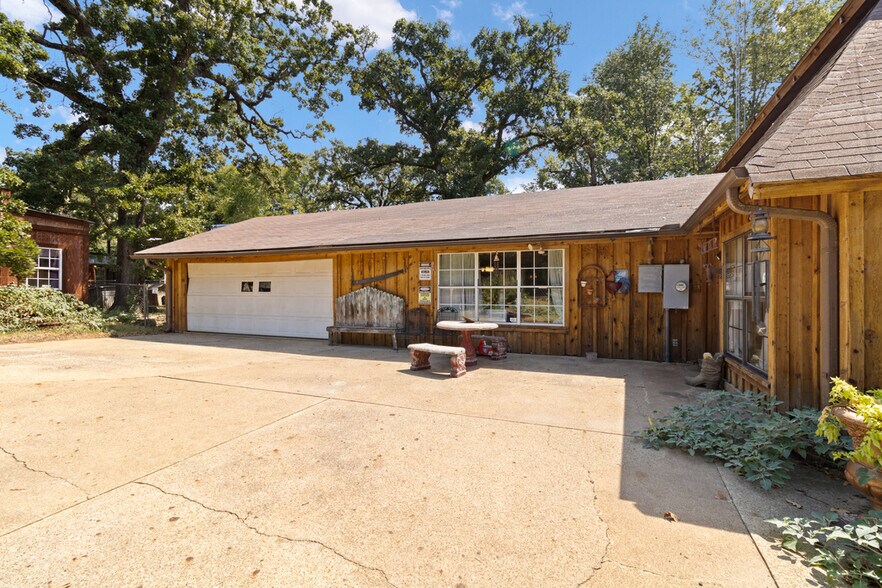 More Photos Of 750 N US Highway 287, Palestine Multifamily For Sale