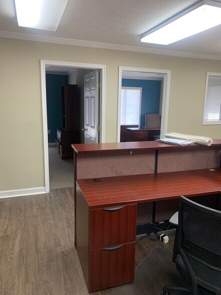 More Photos Of 1031 S Main St, Woodstock Medical For Sale