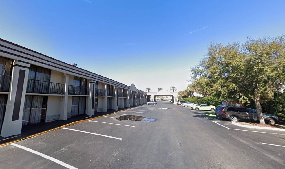 More Photos Of 1401 Atlantic Blvd, Neptune Beach Hotel For Sale