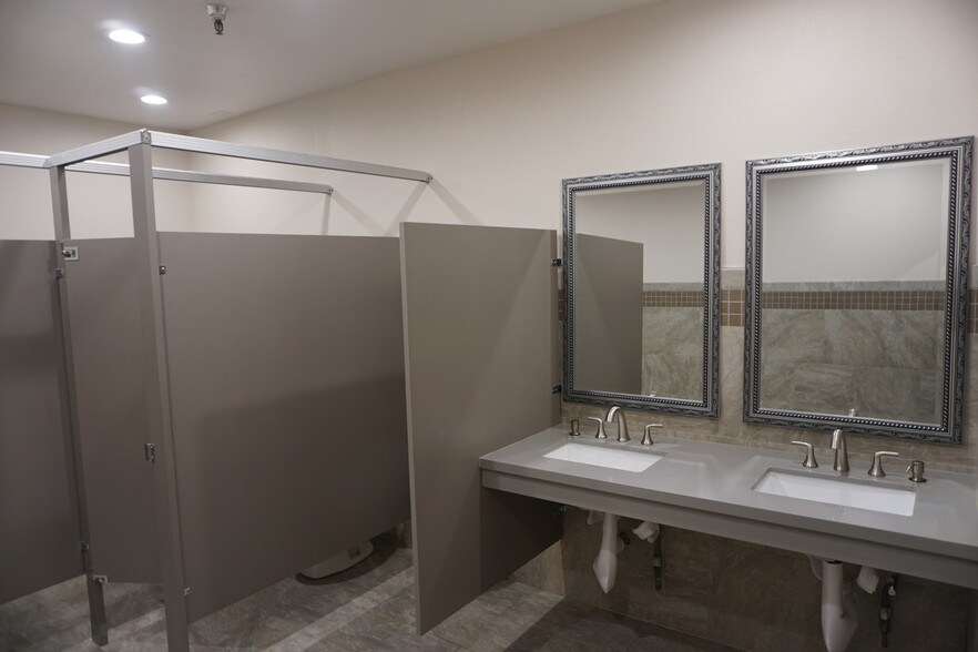 More Photos Of 299 W Foothill Blvd, Upland Medical For Sale