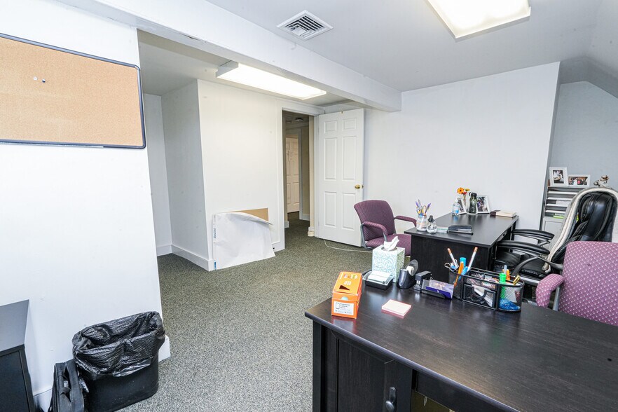 More Photos Of 12-19 River Rd, Fair Lawn Office For Sale