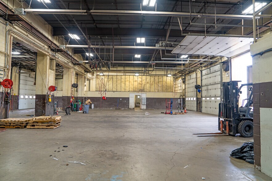 More Photos Of 4695 Ironton St, Denver Service For Lease