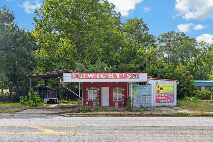 Primary Photo Of 509 S Home St, Corrigan Freestanding For Sale