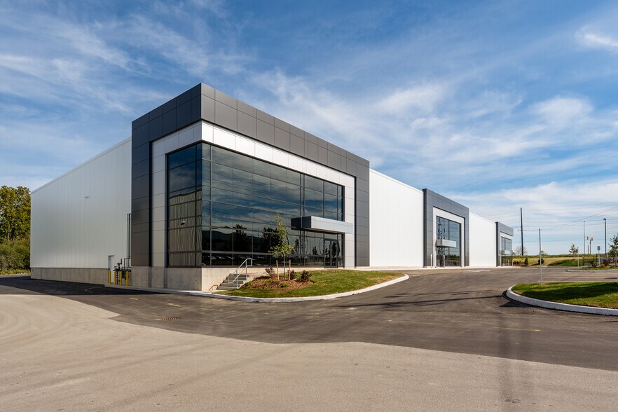 More Photos Of 155 Dennis Rd, St Thomas Distribution For Lease