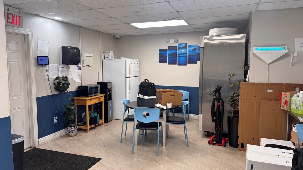 More Photos Of 3628-3682 NW 16th St, Lauderhill Light Manufacturing For Sale