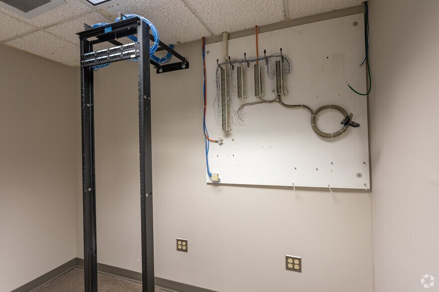 More Photos Of 14504 Greenview Dr, Laurel Unknown For Lease