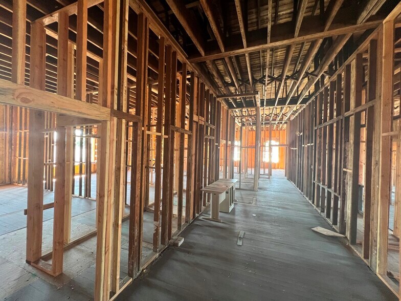 More Photos Of 219 S Bridge St, Sheridan Apartments For Sale