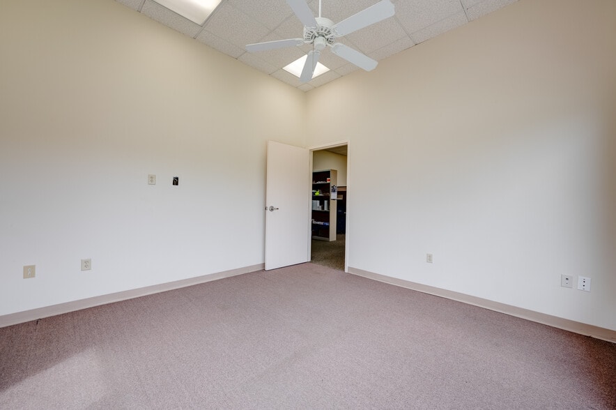 More Photos Of 72 W Stafford Rd, Stafford Springs Medical For Sale