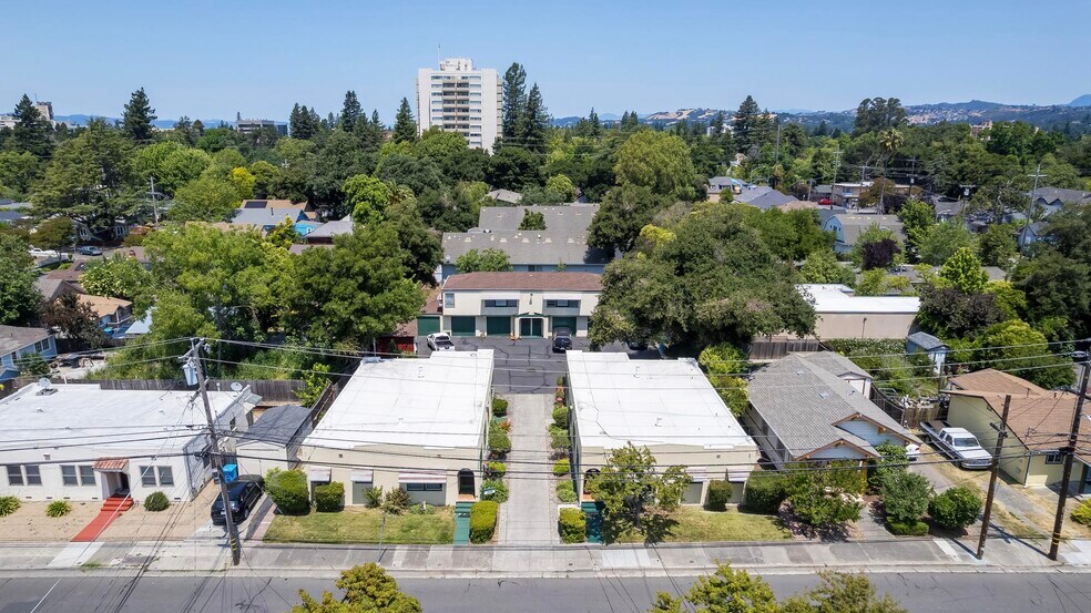 More Photos Of 823-825 Wheeler St, Santa Rosa Apartments For Sale