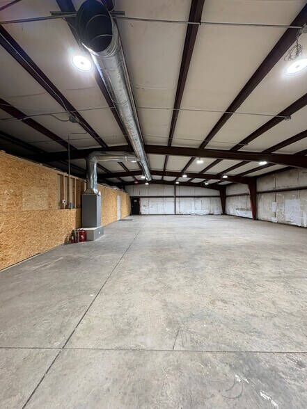 More Photos Of 131 Reep Dr, Morganton Warehouse For Lease