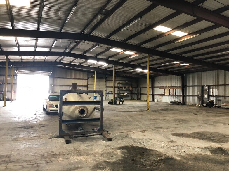 More Photos Of 1002-1008 Pennsylvania Ave, South Houston Warehouse For Sale