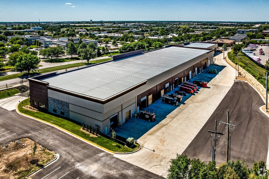 More Photos Of 15200 College Blvd, Lenexa Industrial For Sale