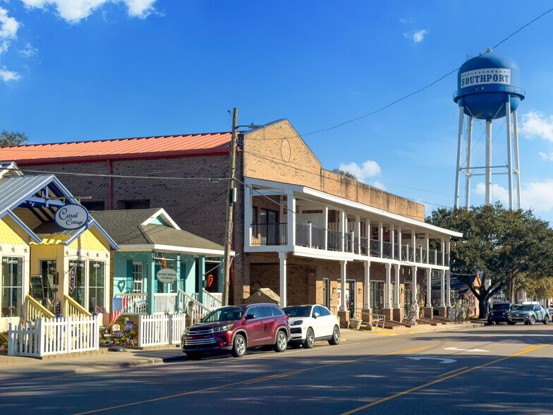 More Photos Of 414 N Howe St, Southport Office For Sale