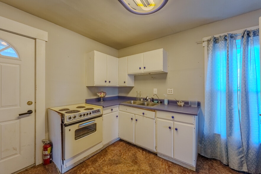 More Photos Of 101 W National Rd, Englewood Freestanding For Sale