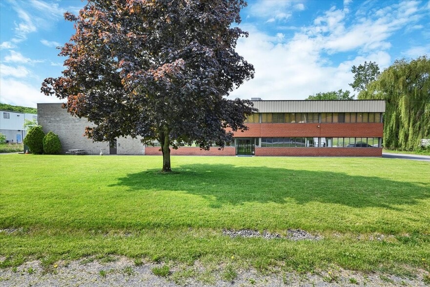 More Photos Of 50 Jeanne Dr, Newburgh Service For Lease