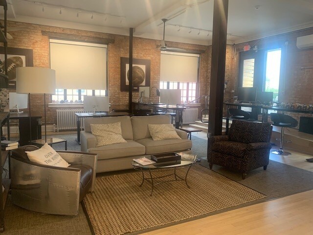 More Photos Of 1208-1216 Central Pky, Cincinnati Office For Lease