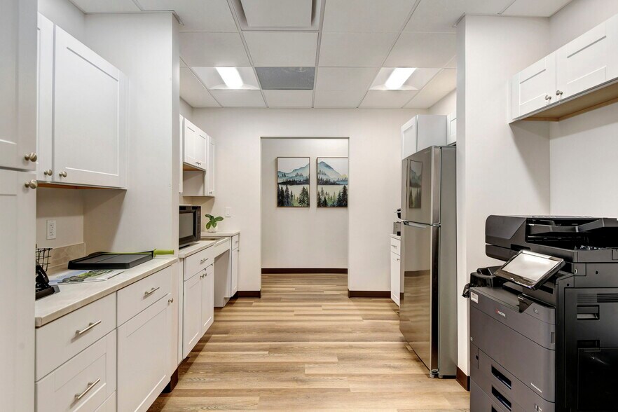 More Photos Of 10250 Idalia St, Commerce City Office For Lease