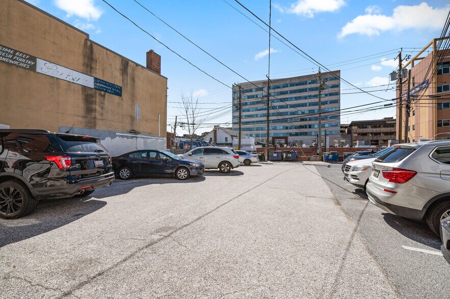 More Photos Of 13 W Allegheny Ave, Towson Storefront For Sale