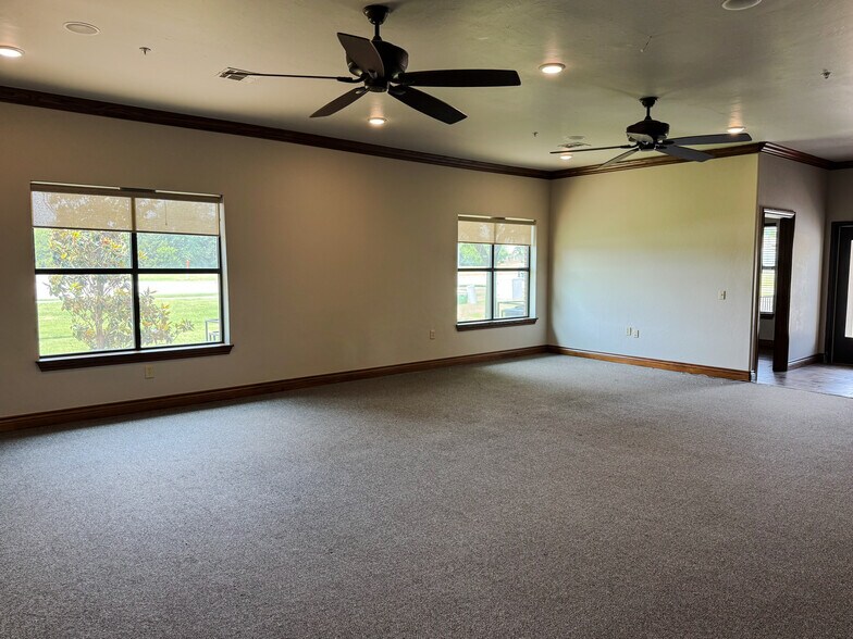 More Photos Of 9212 N Kelley Ave, Oklahoma City Office For Lease