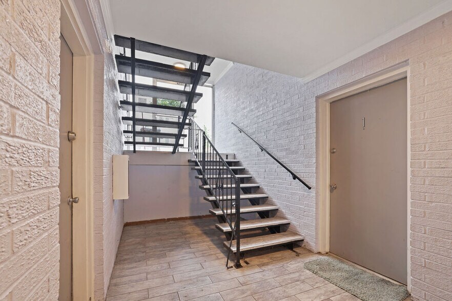 More Photos Of 2749 Queen City Ave, Cincinnati Apartments For Sale