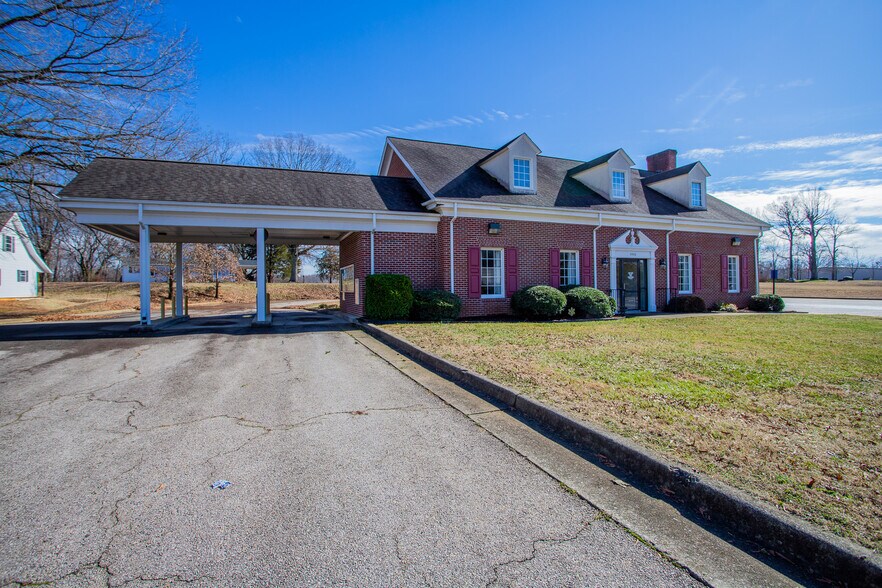 More Photos Of 5406 US 29, Blairs Bank For Lease