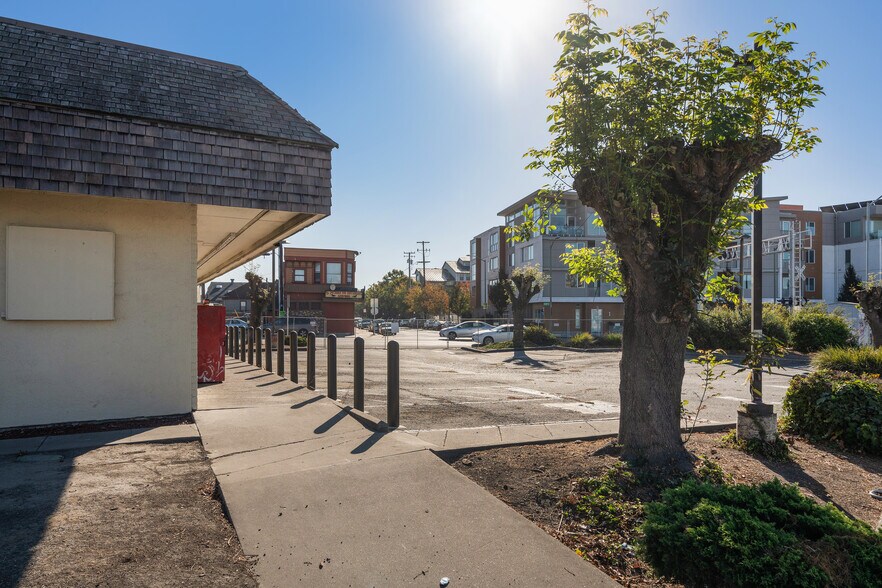 More Photos Of 324 23rd Ave, Oakland Convenience Store For Sale