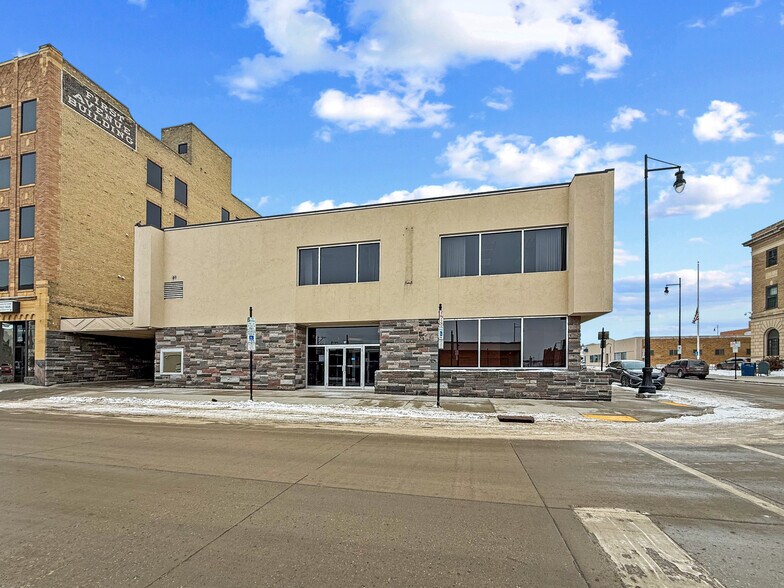 More Photos Of 17 1st Ave SW, Minot Bank For Sale