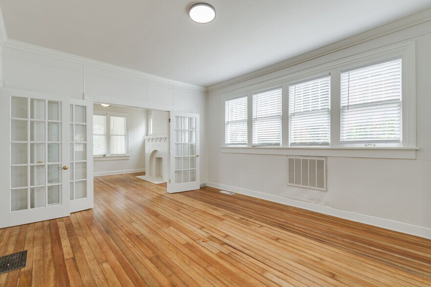 More Photos Of 1605 N Classen Dr, Oklahoma City Office Residential For Sale
