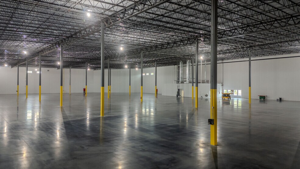 More Photos Of 681 Main St, Belleville Unknown For Lease