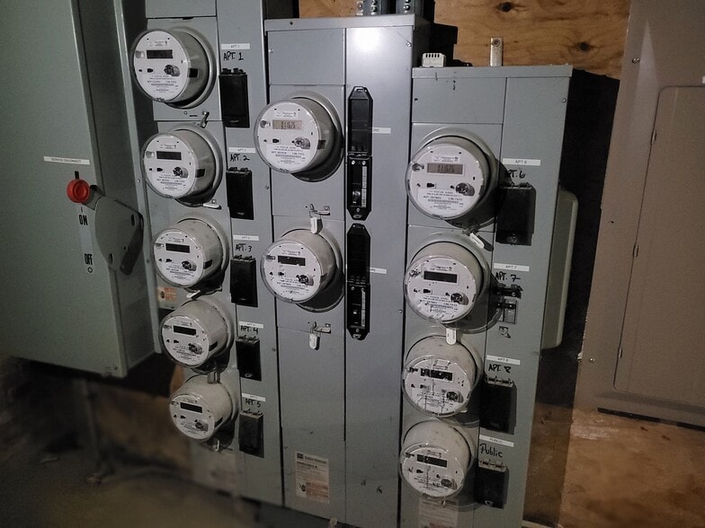 More Photos Of 2834 W Atkinson Ave, Milwaukee Freestanding For Sale