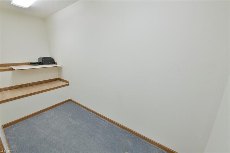 More Photos Of 151 S Kennebec Ave, Mcconnelsville Office For Lease