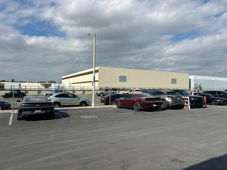 More Photos Of 500 S Raymond Ave, Fullerton Warehouse For Lease