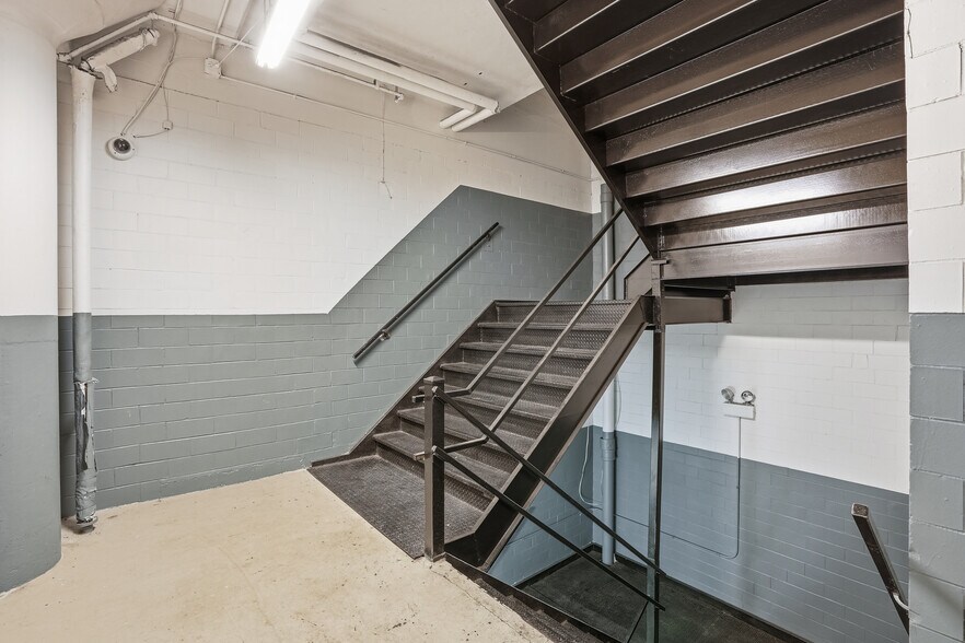 More Photos Of 4500 S Tripp Ave, Chicago Warehouse For Sale
