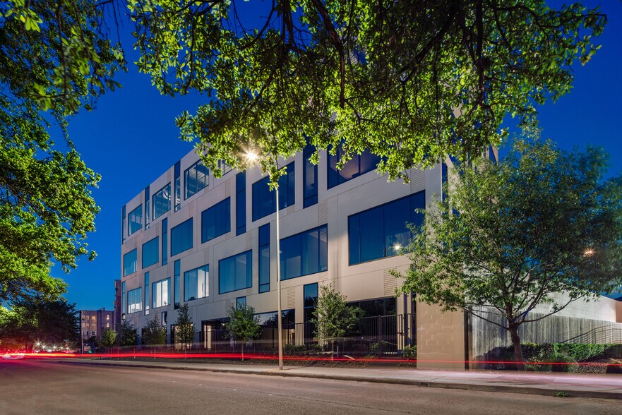 More Photos Of 190 TC Jester Blvd, Houston Office For Lease