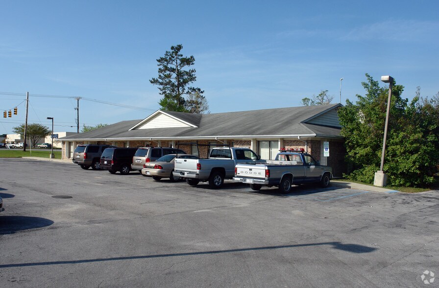 More Photos Of 1703 Country Club Rd, Jacksonville Medical For Lease