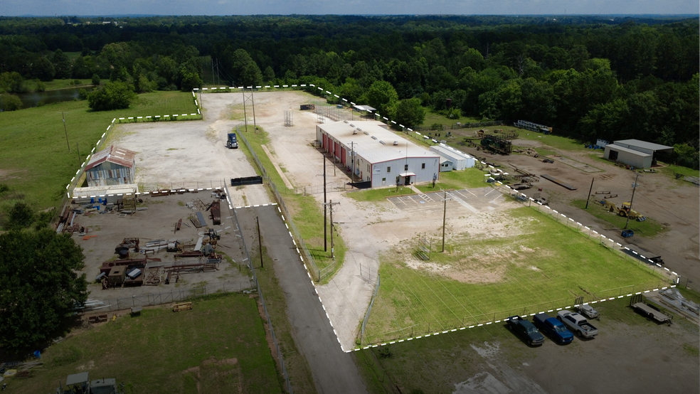 More Photos Of 2103 E SH 31, Kilgore Warehouse For Lease