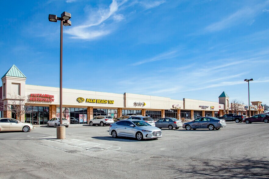 Primary Photo Of 8013-8045 S 83rd Ave, La Vista Unknown For Lease