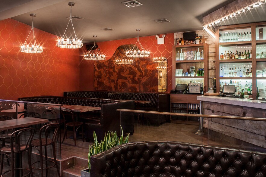 More Photos Of 3329 Astoria Blvd, Astoria General Retail For Sale