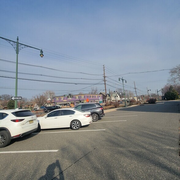 More Photos Of 600 Main St, Riverton Office For Lease